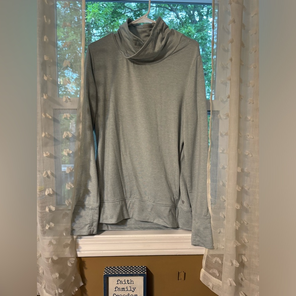 Apana women’s lightweight sweatshirt- size LG
